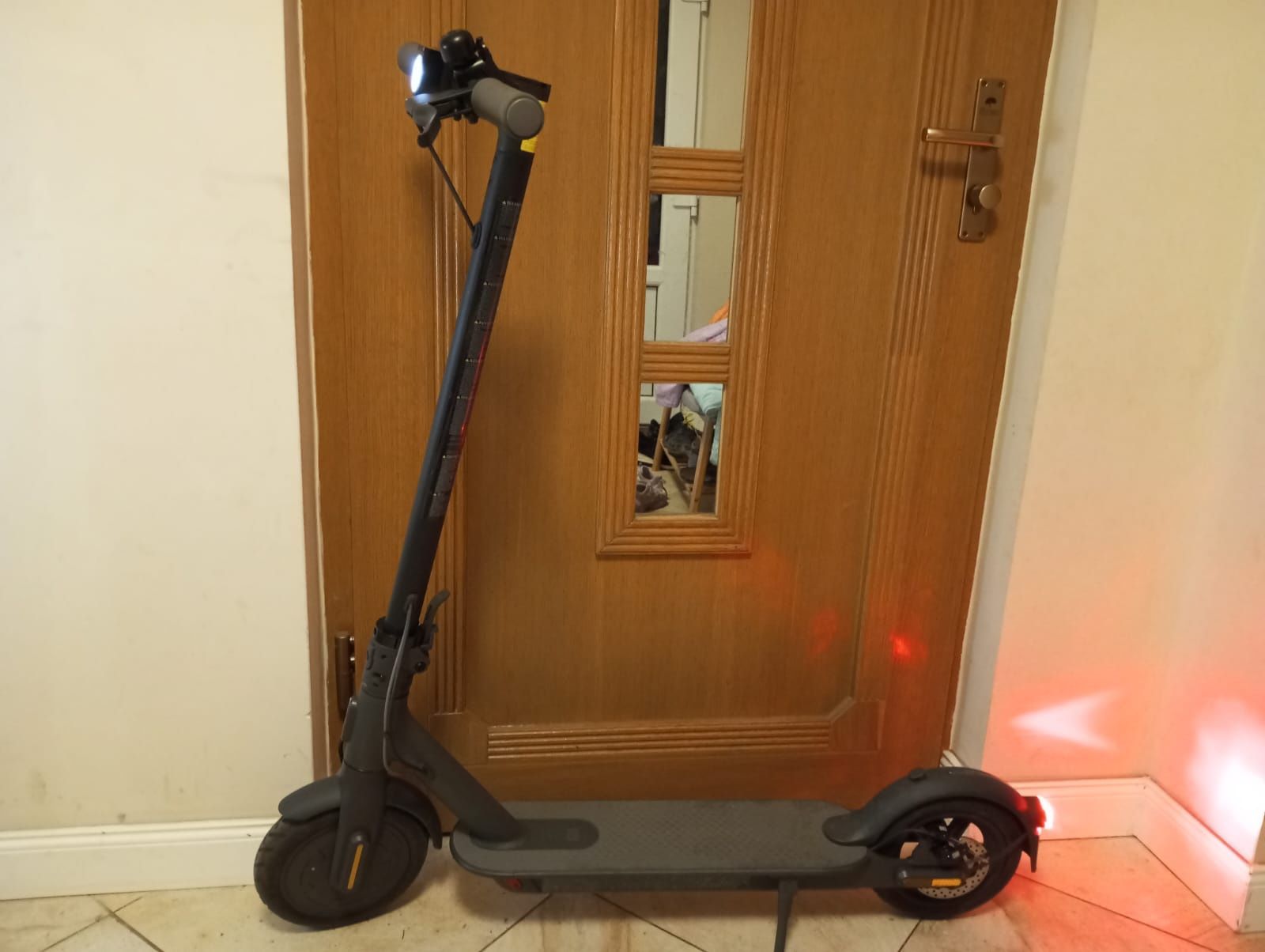 Hulajnoga elektryczna Xiaomi Mi Electric Scooter Essential 250W 20km