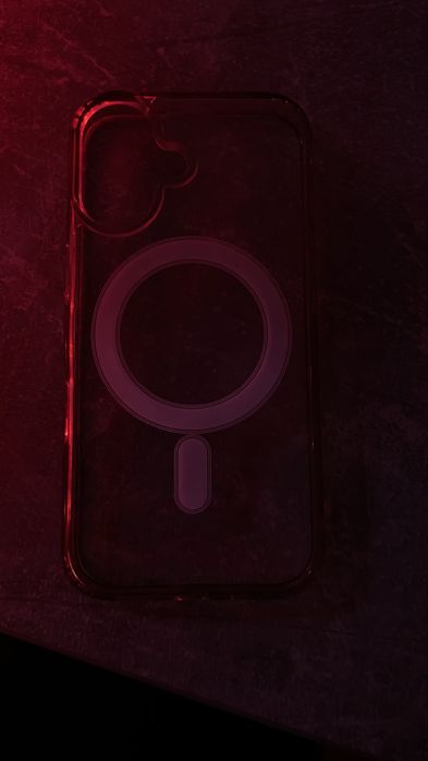 Чехол на айфон 16