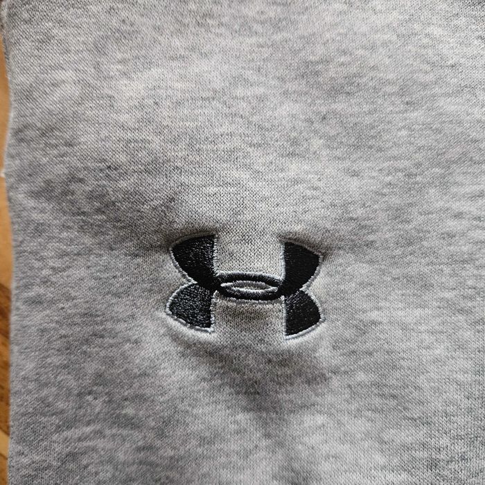 Чоловічі спортивні флісові штани від Under Armour, розмір М