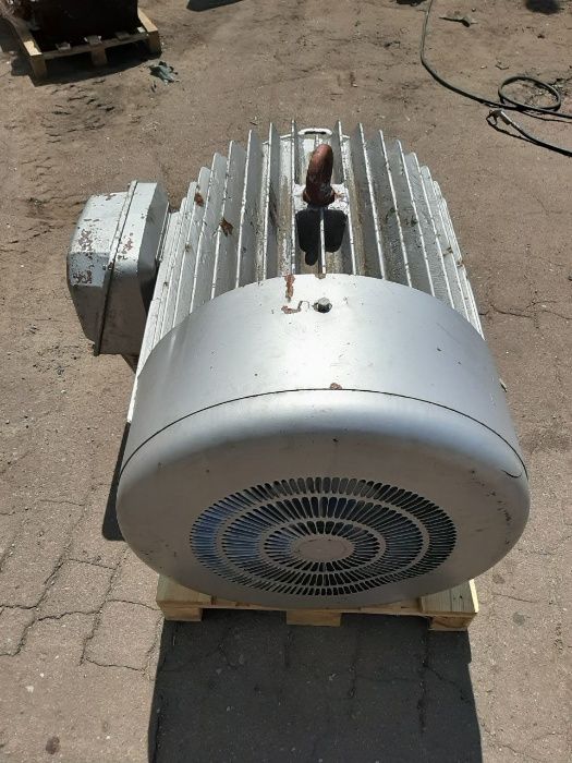 Электродвигатель АО 102 -12-8-6-4 У2 В работе не был