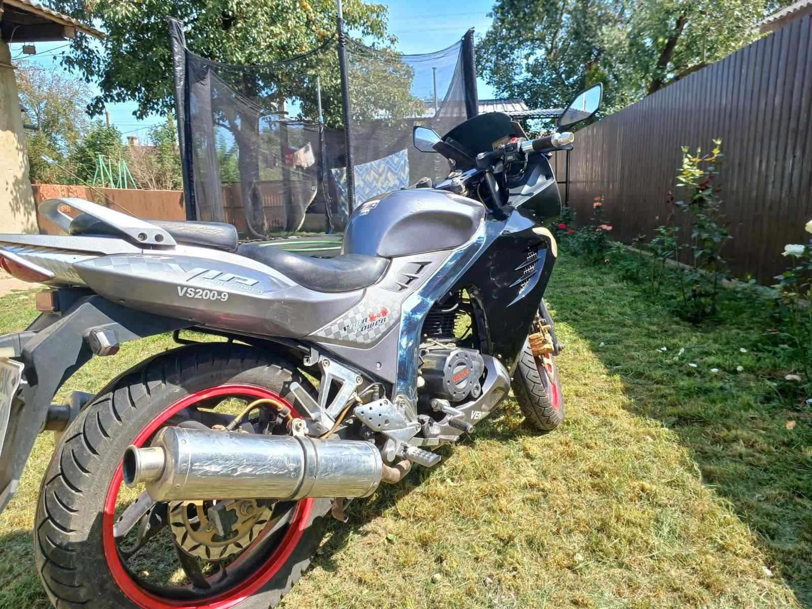 Продам мотоцикл 200кубів