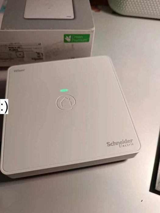 Brama Wifi/zigbee dla wszystkich urządzeń z systemem Wiser - CCTFR6310