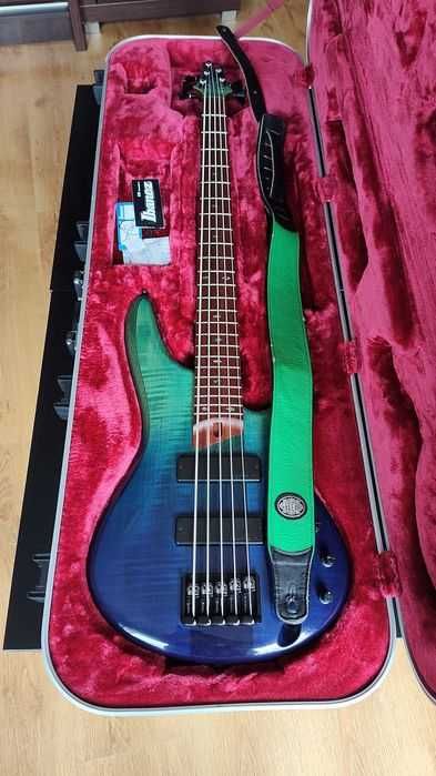 Ibanez SR875 - wersja z mahoniowym korpusem