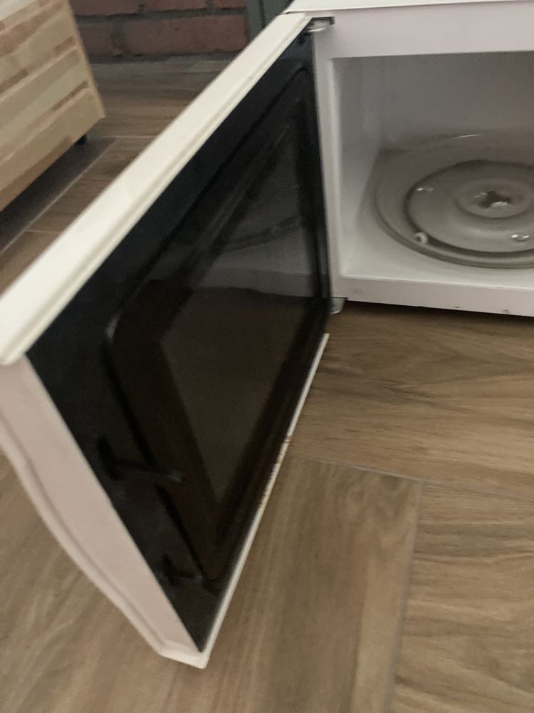 Kuchenka mikrofalowa Mikrofalówka mikrofala Clatronic MWG 737 agd