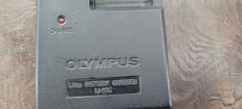 Зарядка Olympus Li40C