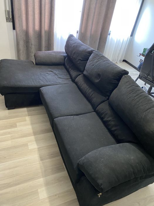 Sofá chaise long preto 3 lugares