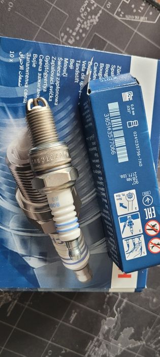 Свічка запалювання Bosch W7DTC (0241235756) VW AUDi LADA