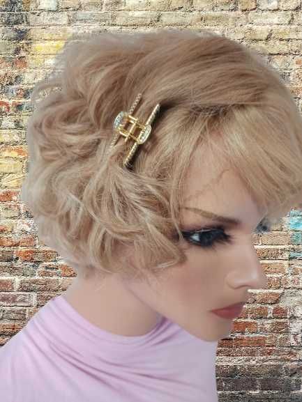Krótka naturalna peruka Costa mono lace by Nessaja golden blonde