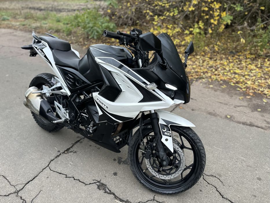 Продам мотоцикл Forte R1