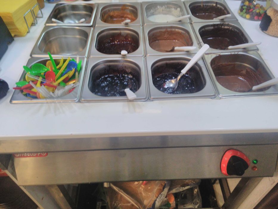Crepeira, maquina de waffles, banho maria eexpositor frio e quente
