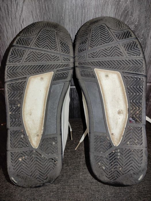 Классные теплые зимние кроссовки хайтопы дутыши 26 см