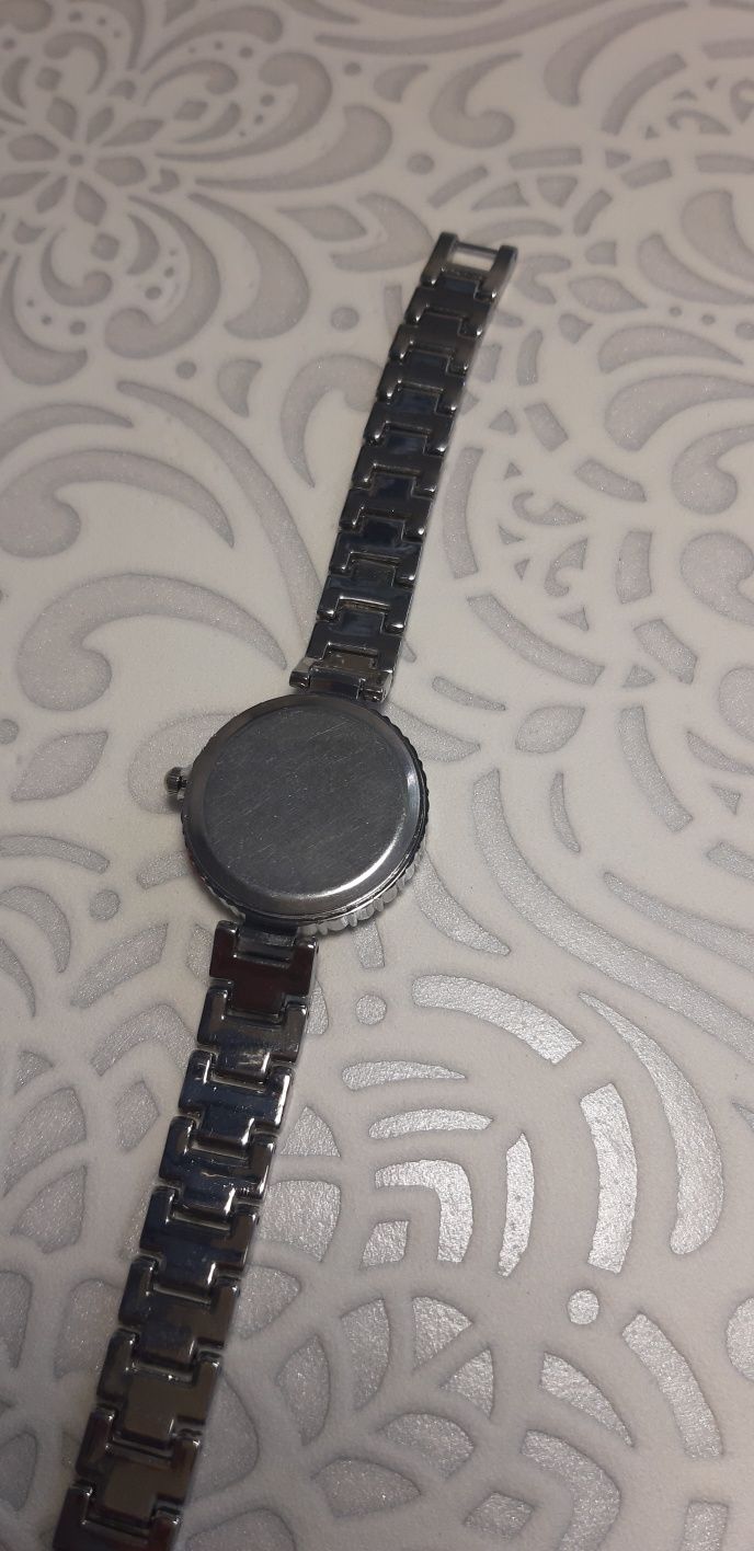 Zegarek srebrny z diamencikami bransoletka
