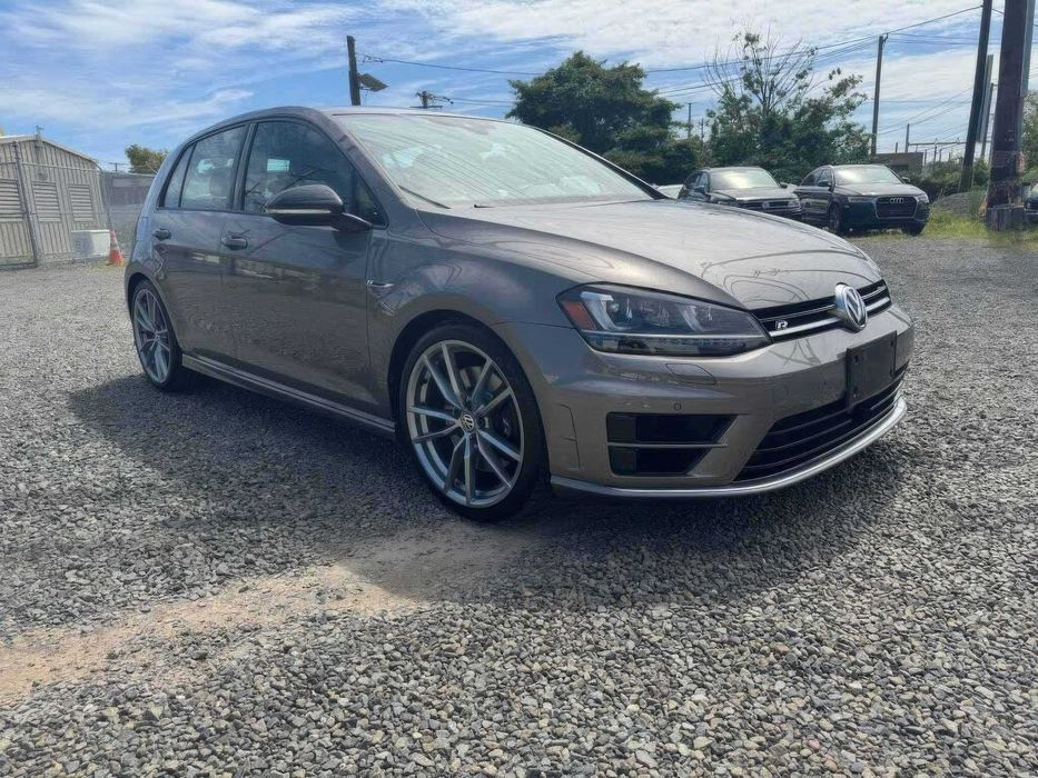 Volkswagen Golf R 4-Door AWD      2017