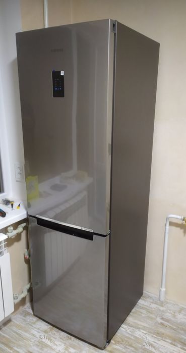 Двокамерний холодильник Samsung RB33J3200SA/UA