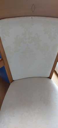 Krzesło jasne dtewno białe obicie