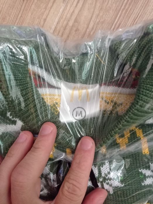 Camisola natal McDonald's