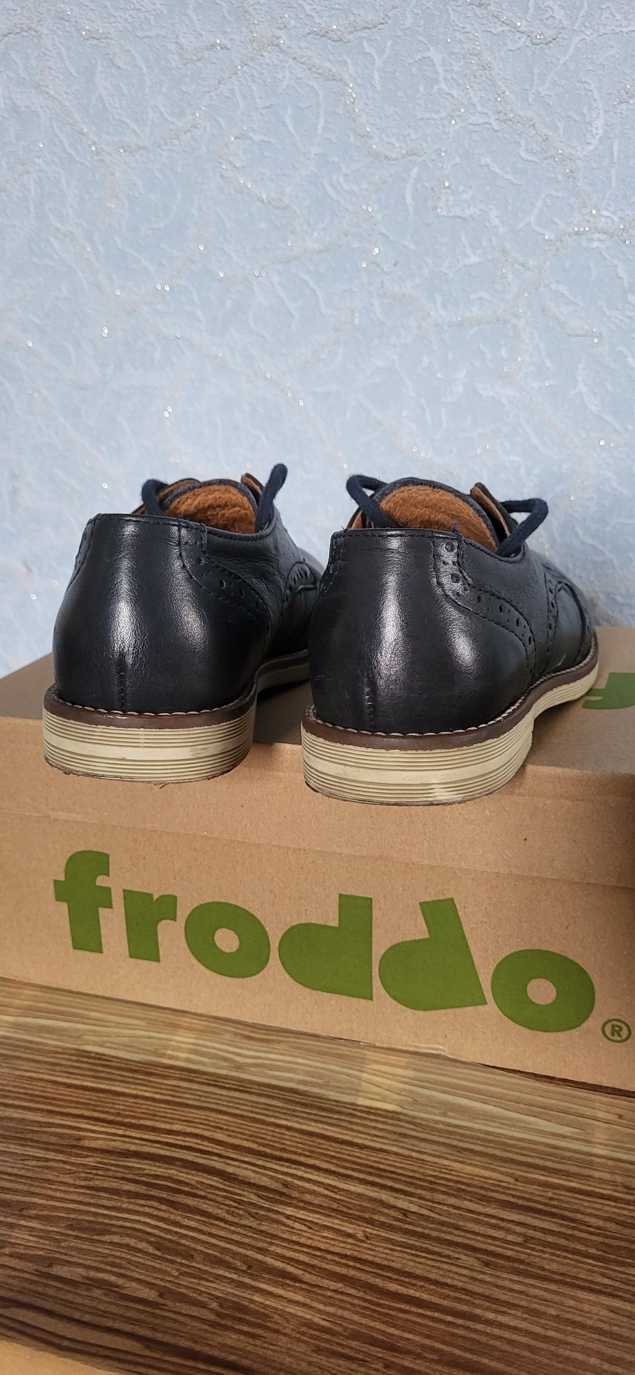 Туфлі Froddo шкіряні 32 розмір