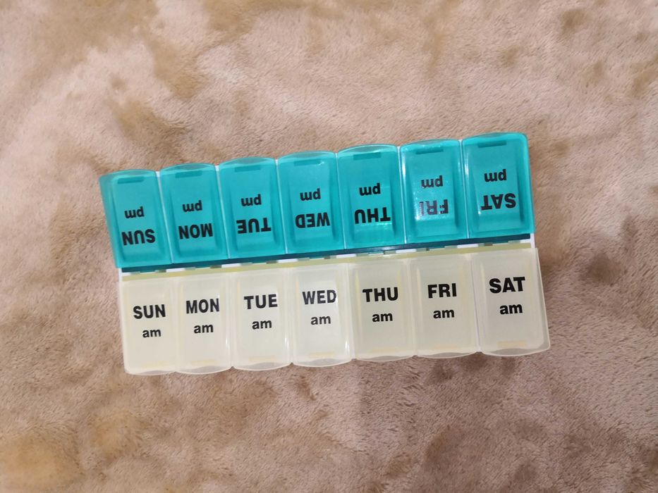 Коробка дозатор для лекарств, по дням недели, утро и вечер