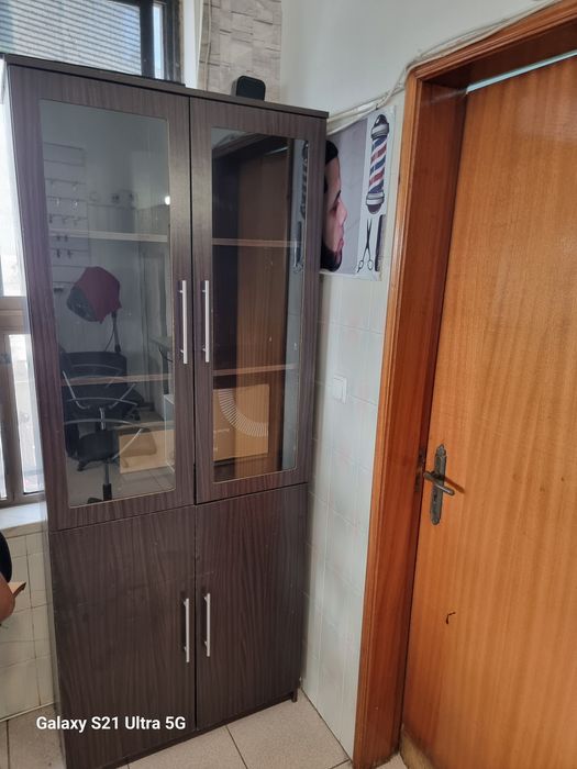 Vitrine Em Rinchoa para Desocupar