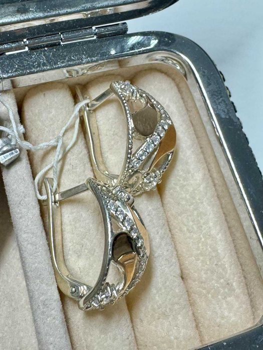 Комплект зі срібла: сережки та каблучка