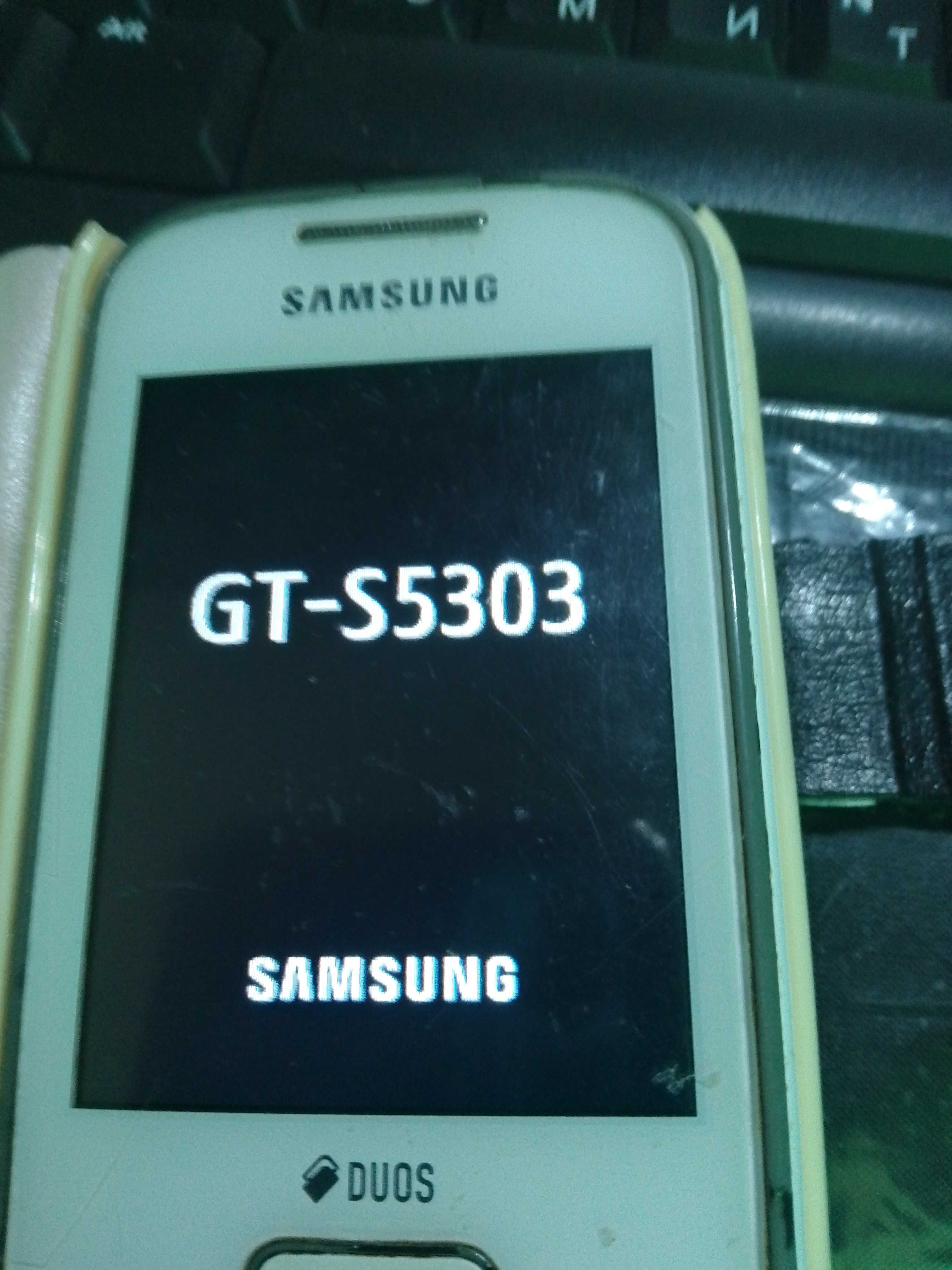 Samsung  GT-S5303 в полном идеальном рабочем состоянии