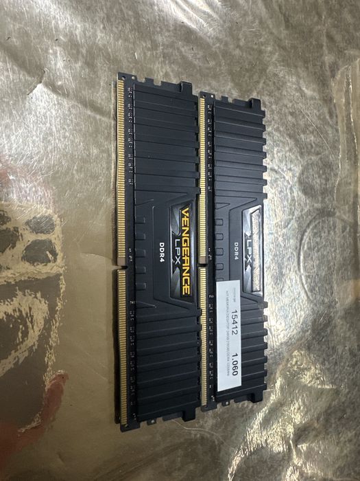 Memoria ram 8x2 Vengeance 3200mhz como novas