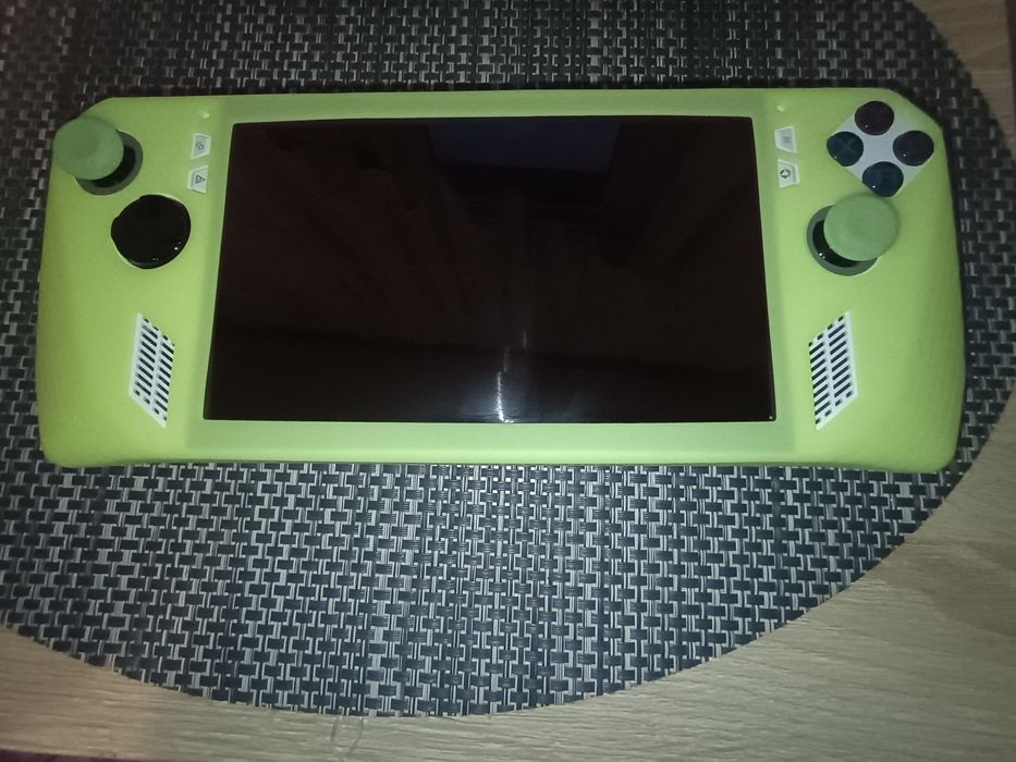 Okazja!! Sprzedam zadbaną konsolę Asus Rog Ally Z1 Extreme.