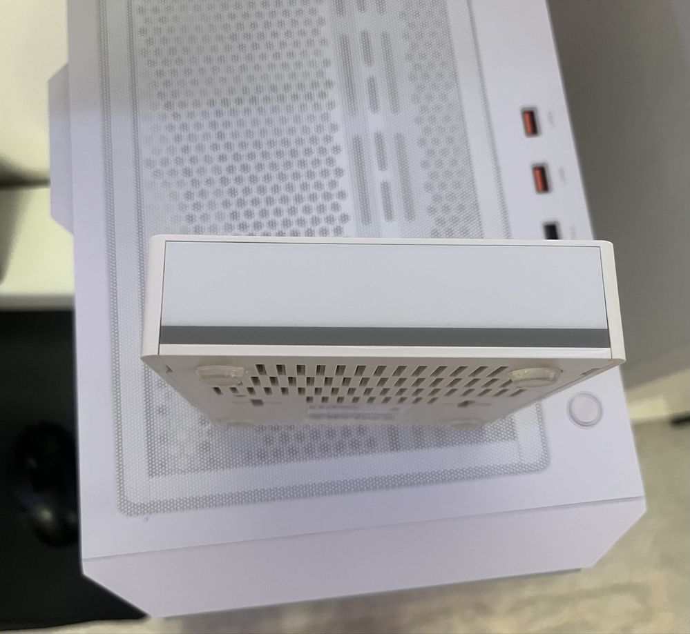 Маршрутизатор Роутер Комутатор MikroTik RouterBOARD RB951Ui-2HnD