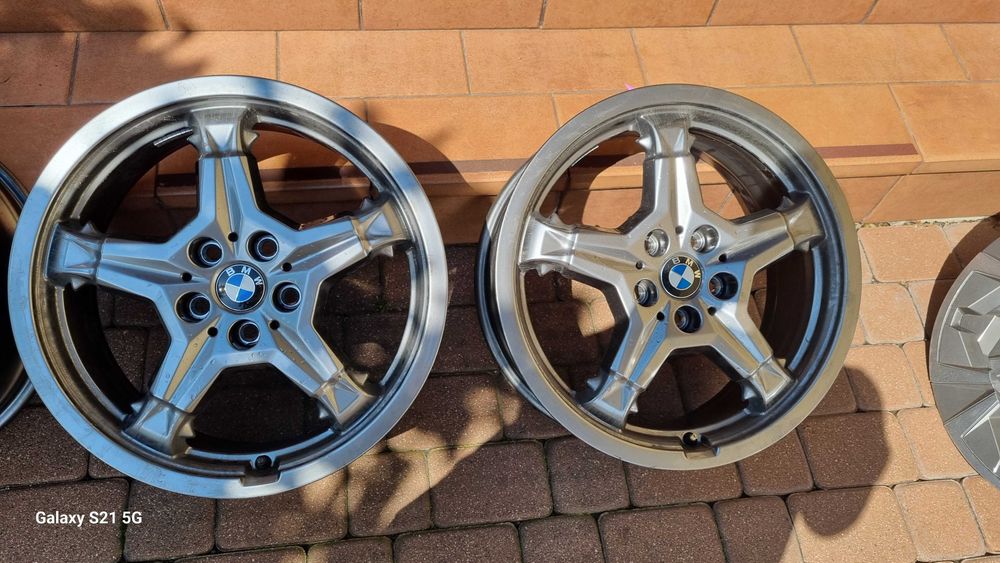 Sprzedam  NOWE  felgi   18