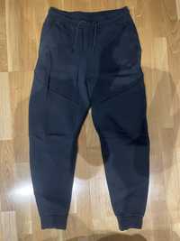 Штаны nike tech fleece