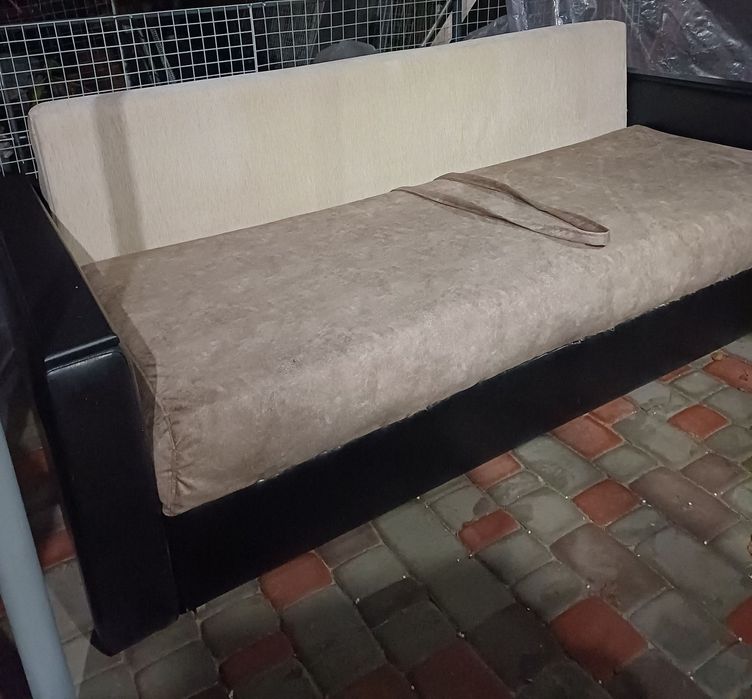 Продам диван еврокнижку .