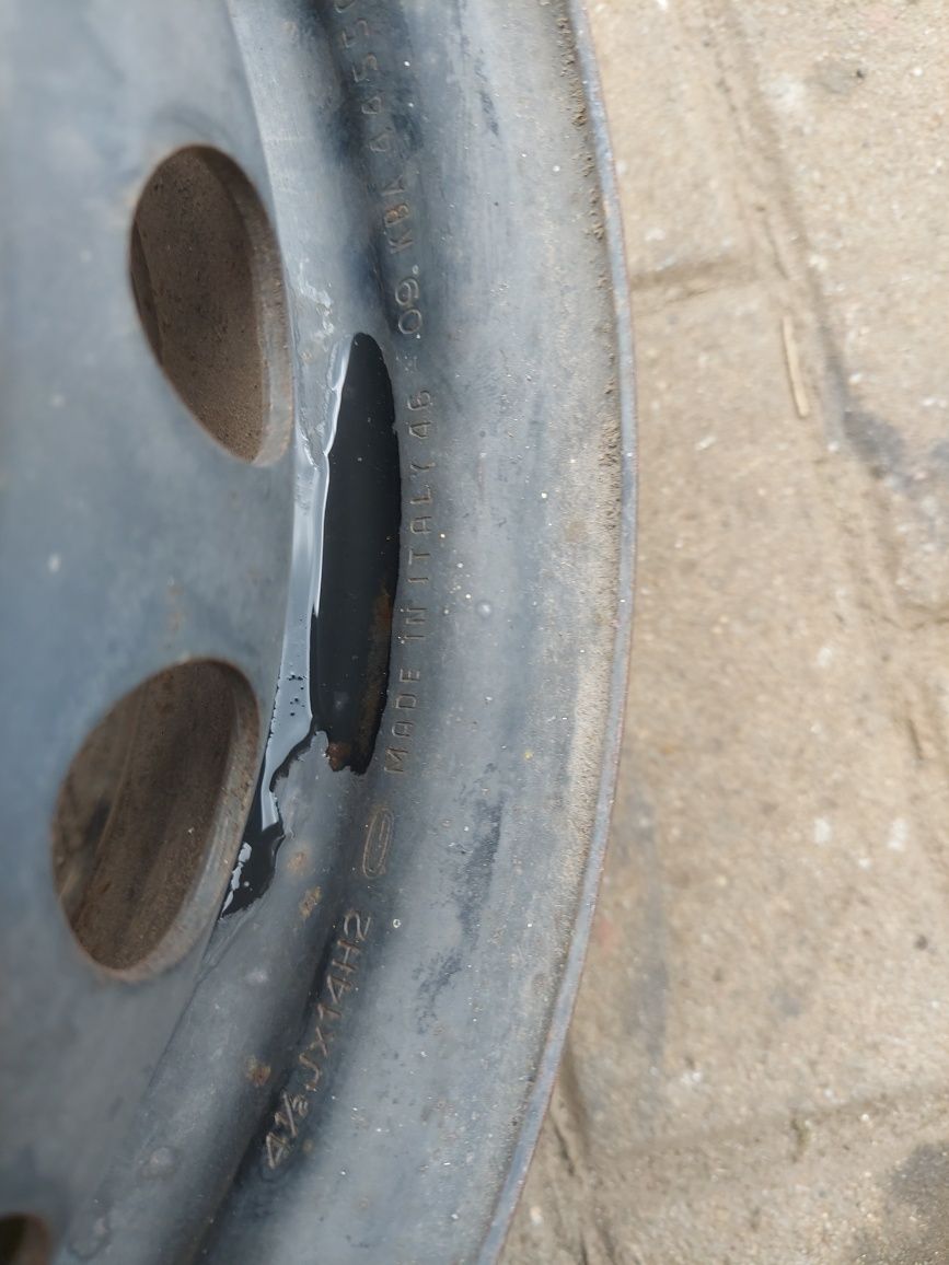 Felgi stalowe 4x100 Toyota Aygo Citroen C1 Peugeot 107 4.5 X 14 ET39