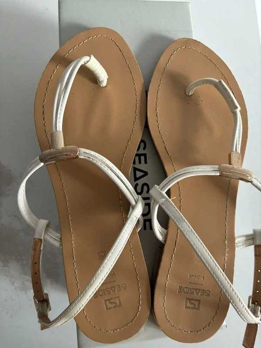 Sandálias brancas Seaside