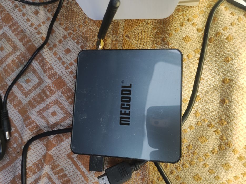 Продам телевізор Самсунг LE32C350 + андроїд приставка