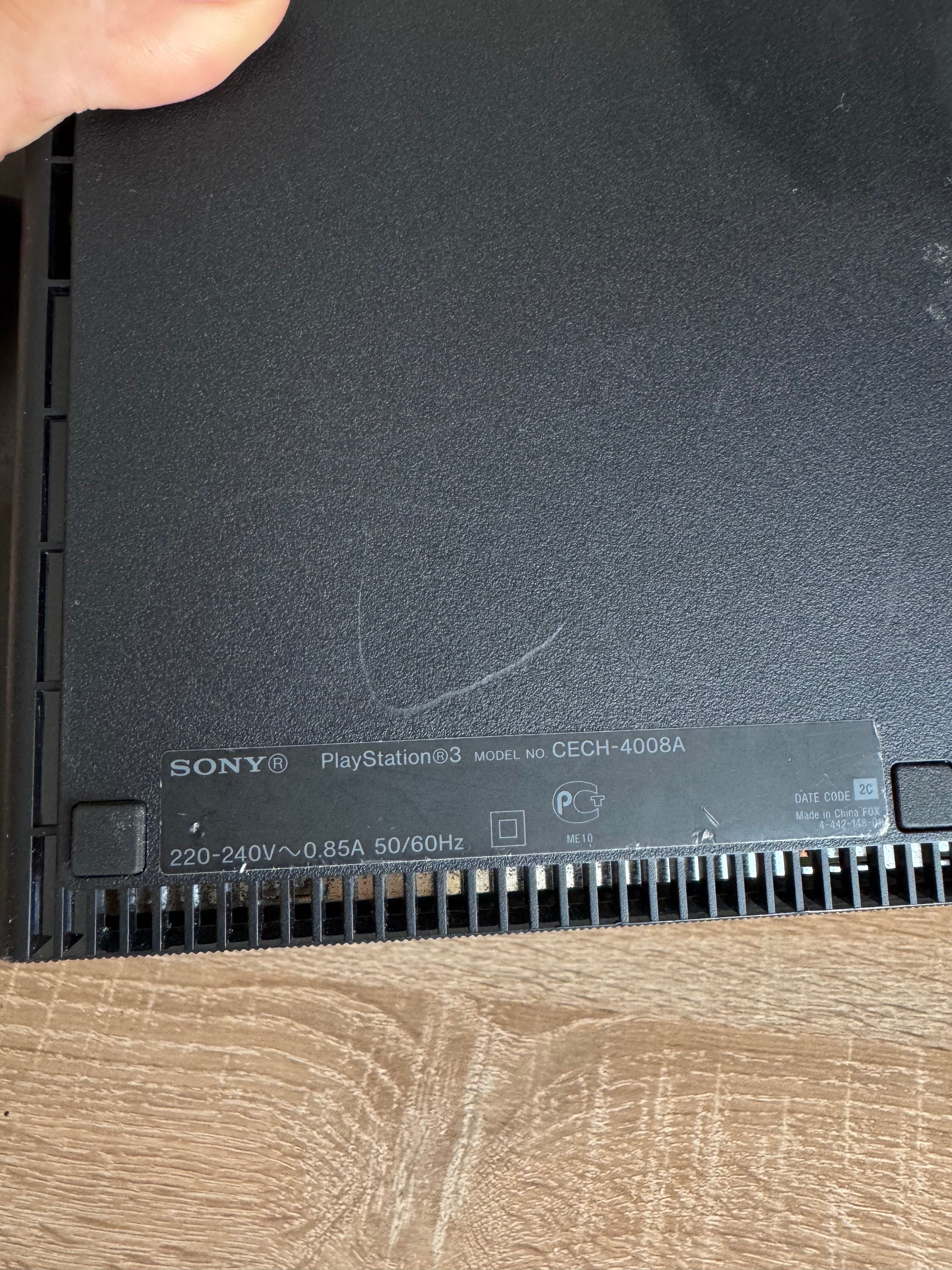 ігрова консоль PlayStation 3 (PS3) Super Slim від Sony.