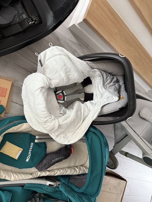 Wózek Greentom 3w1 fotelik maxi cosi z bazą dodstki