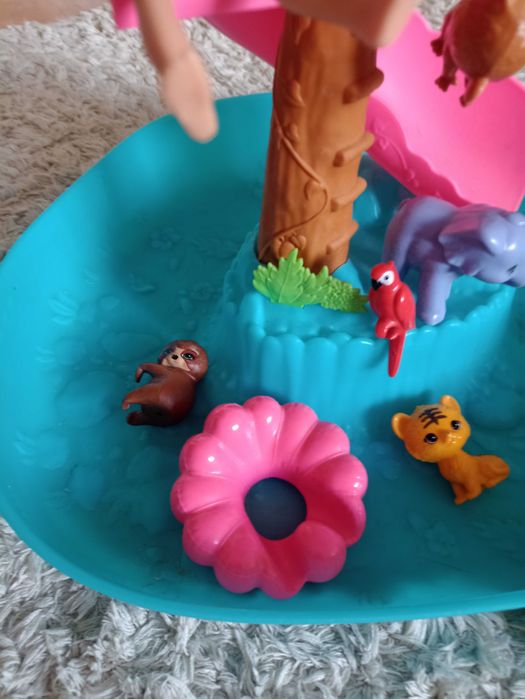 Barbie Chelsea Wakacyjna przygoda w basenie GTM85