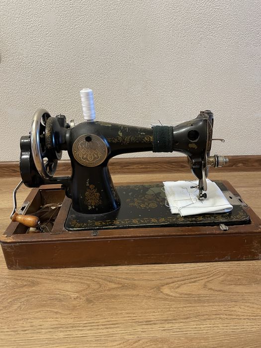 Антикварна ручна швейна машина “Подольск” / “Singer”