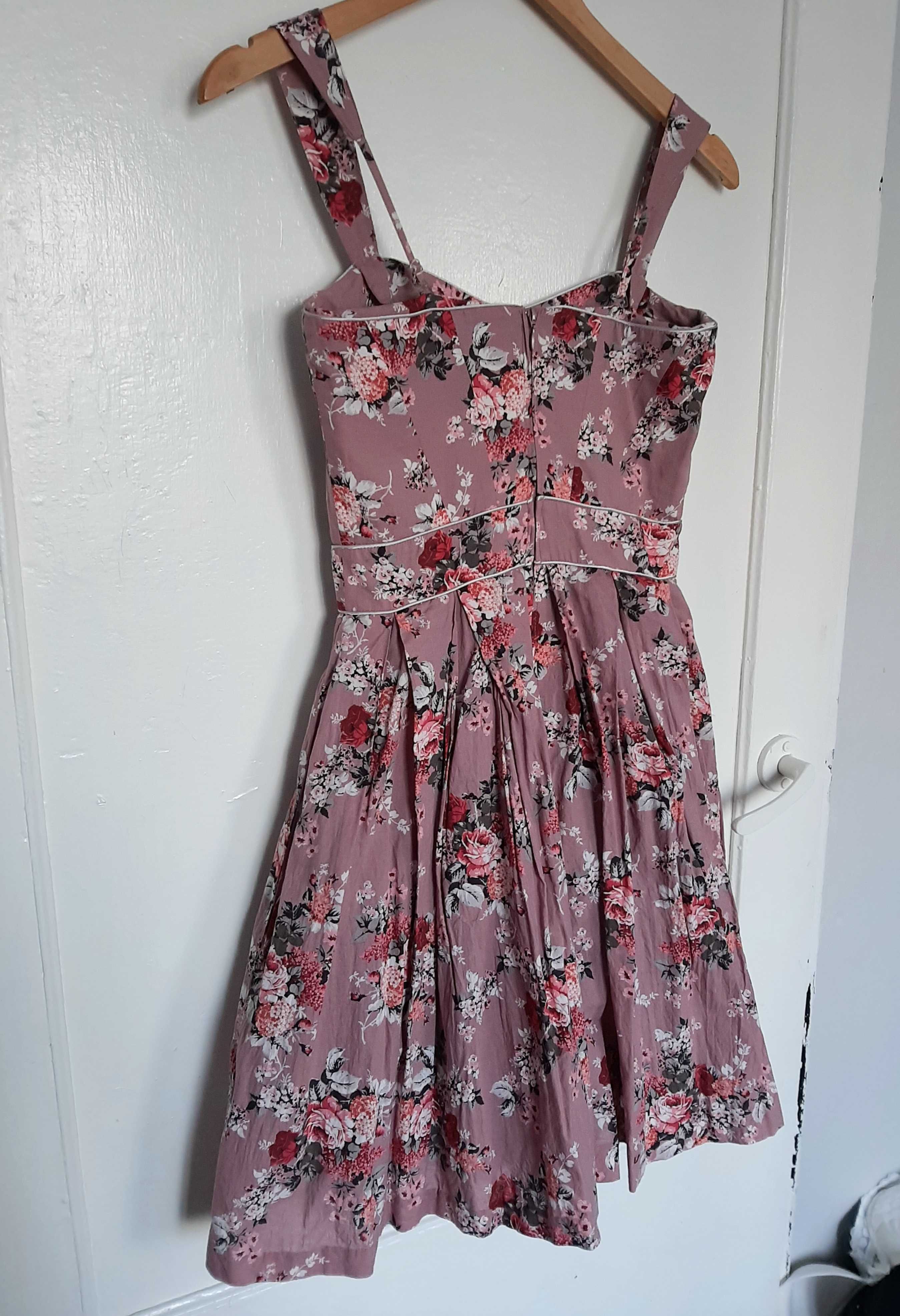 Rozkloszowana sukienka w kwiaty orsay 34 XS