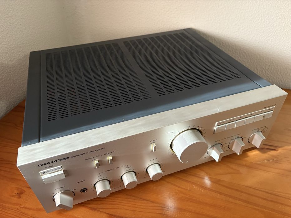 Amplificador Onkyo Modelo A-8057