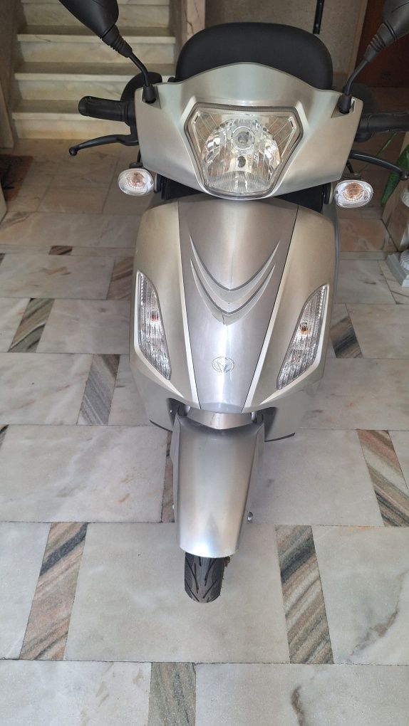 Scooter eléctrica