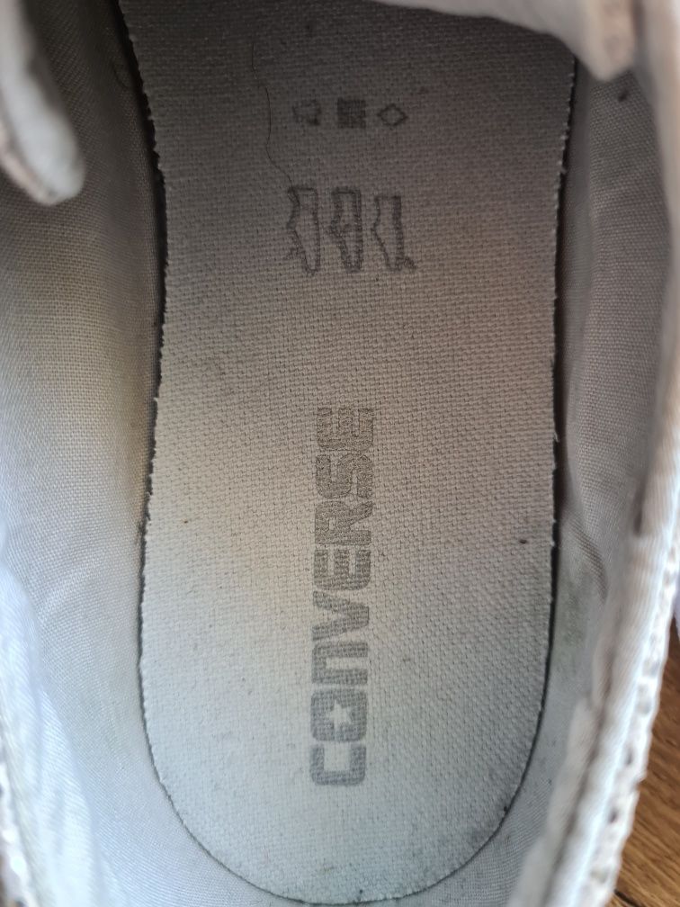 Converse 38.5 srebrne biała podeszwa