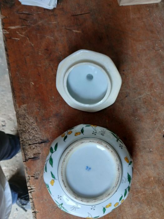 pote de Cerâmica Hexagonal com decoração Floral