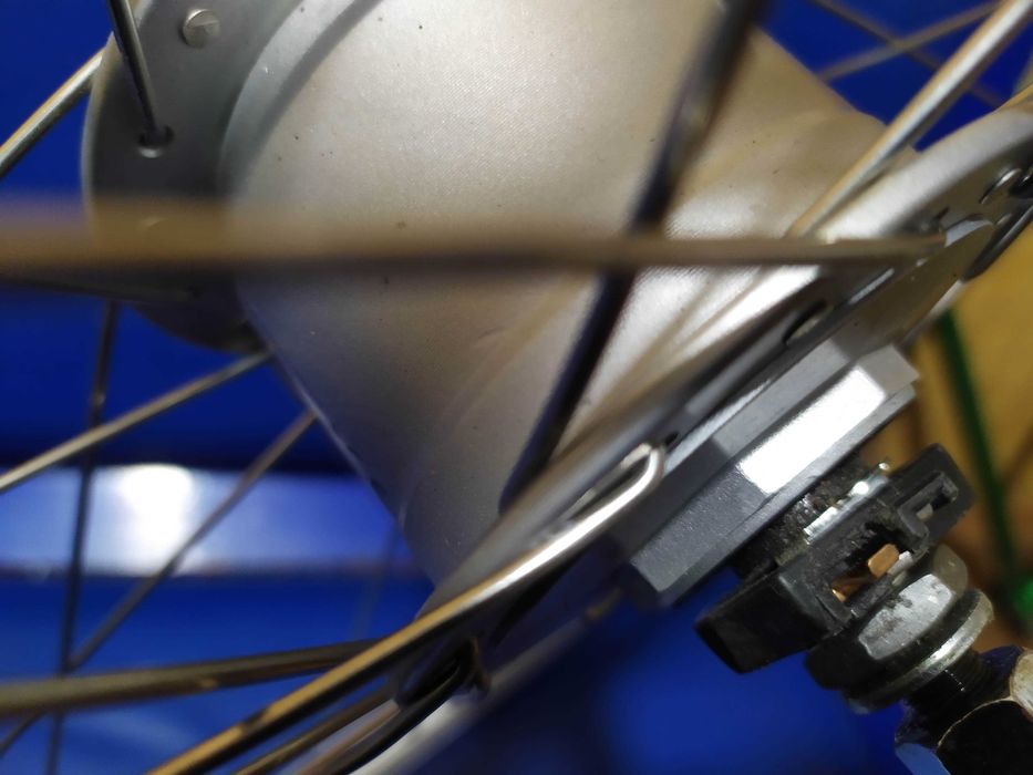 Колесо 28 Shimano Nexus, динамовтулка, нерж. спицы