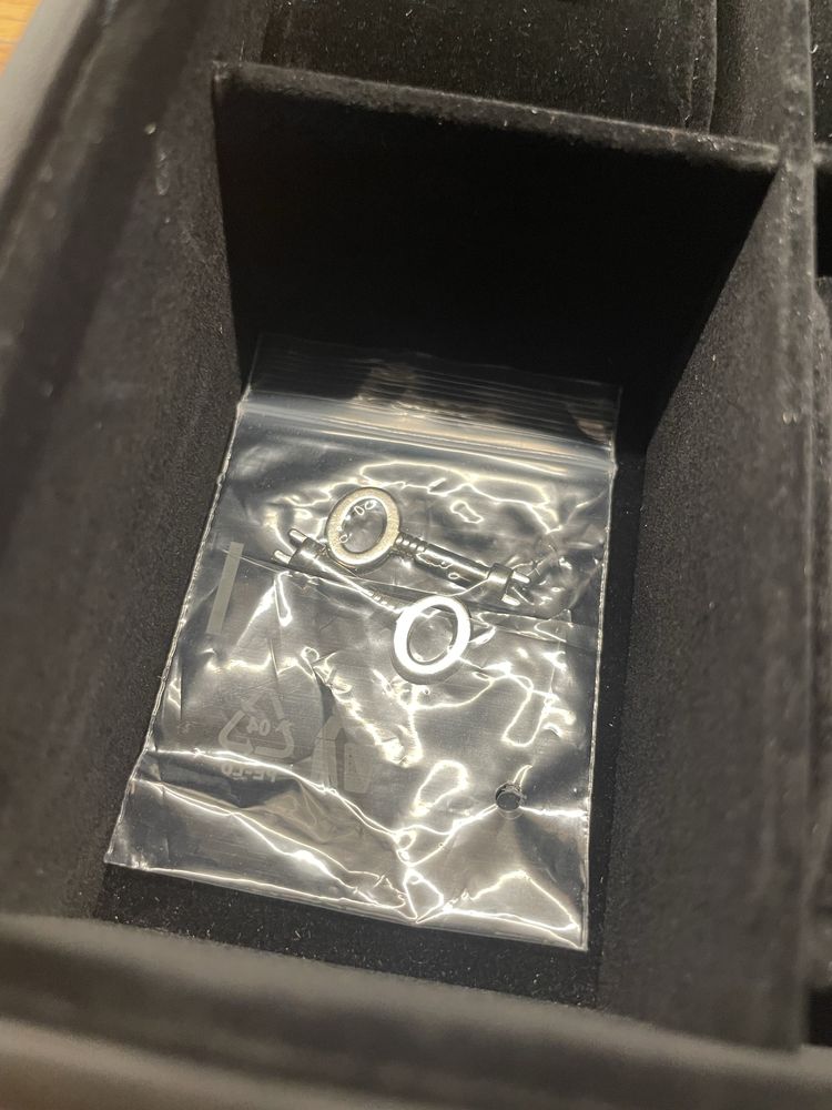 Pudełko na zegarki skrzynka szkatułka skrzynka box case na biżuterię