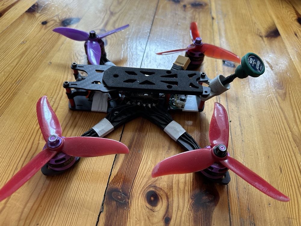 Dron fpv Mamba TBS 6s 4s