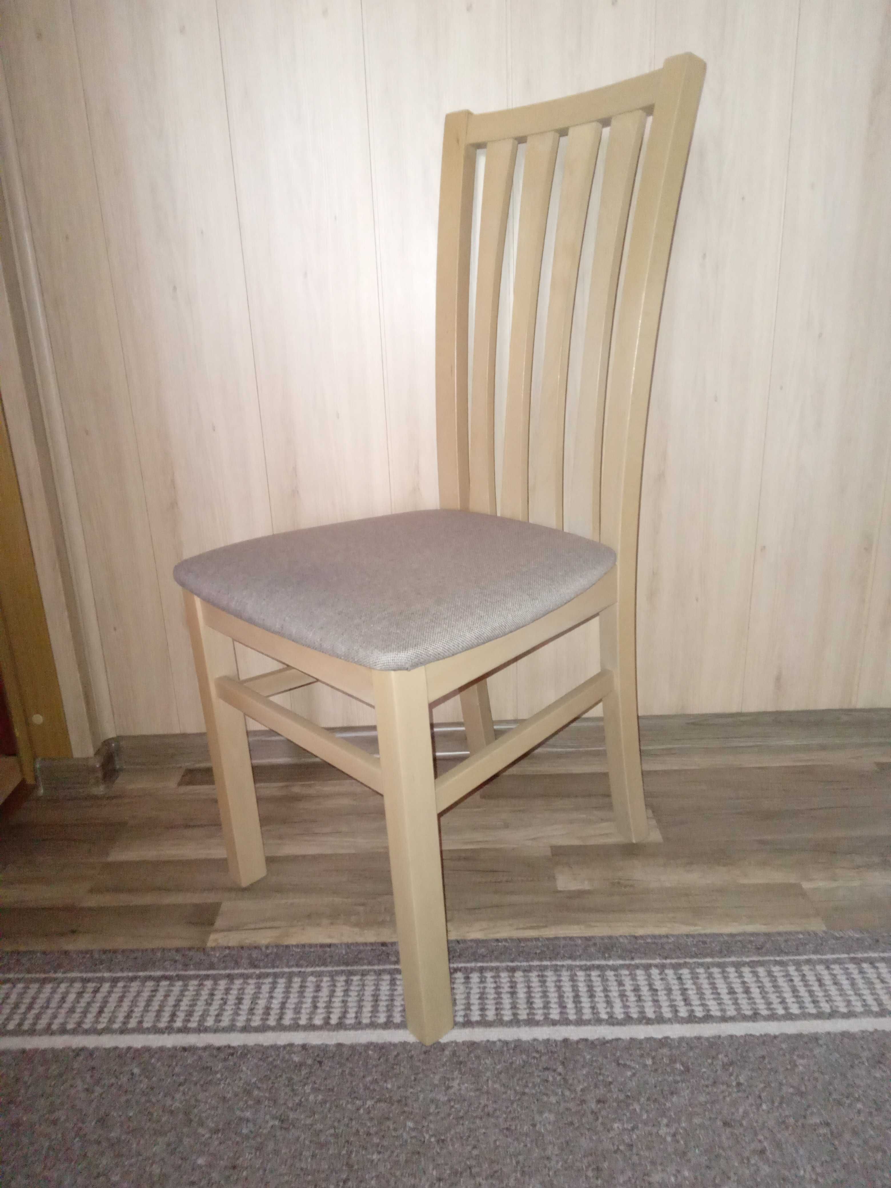 Krzesła z drewna bukowego