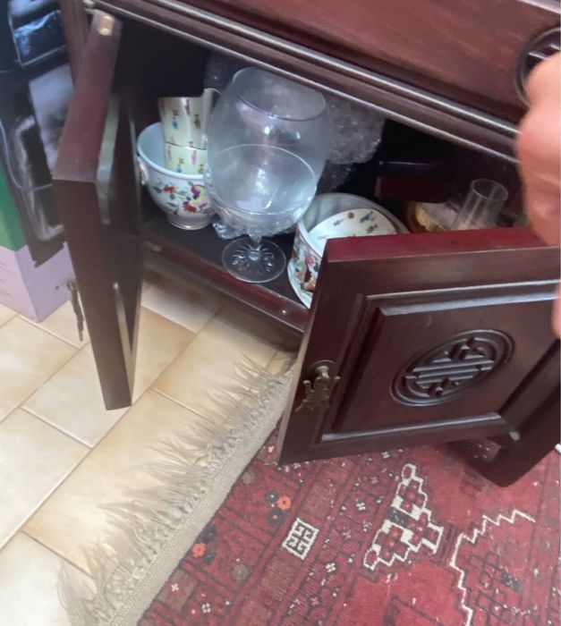 Armário faqueiro em madeira pau rosa