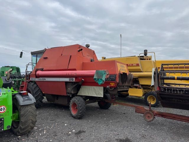 Kombajn zbożowy Massey Ferguson 29