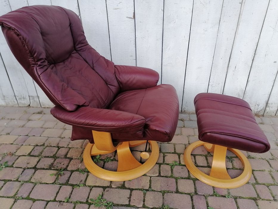 Skórzany fotel rozkładany podnóżkiem